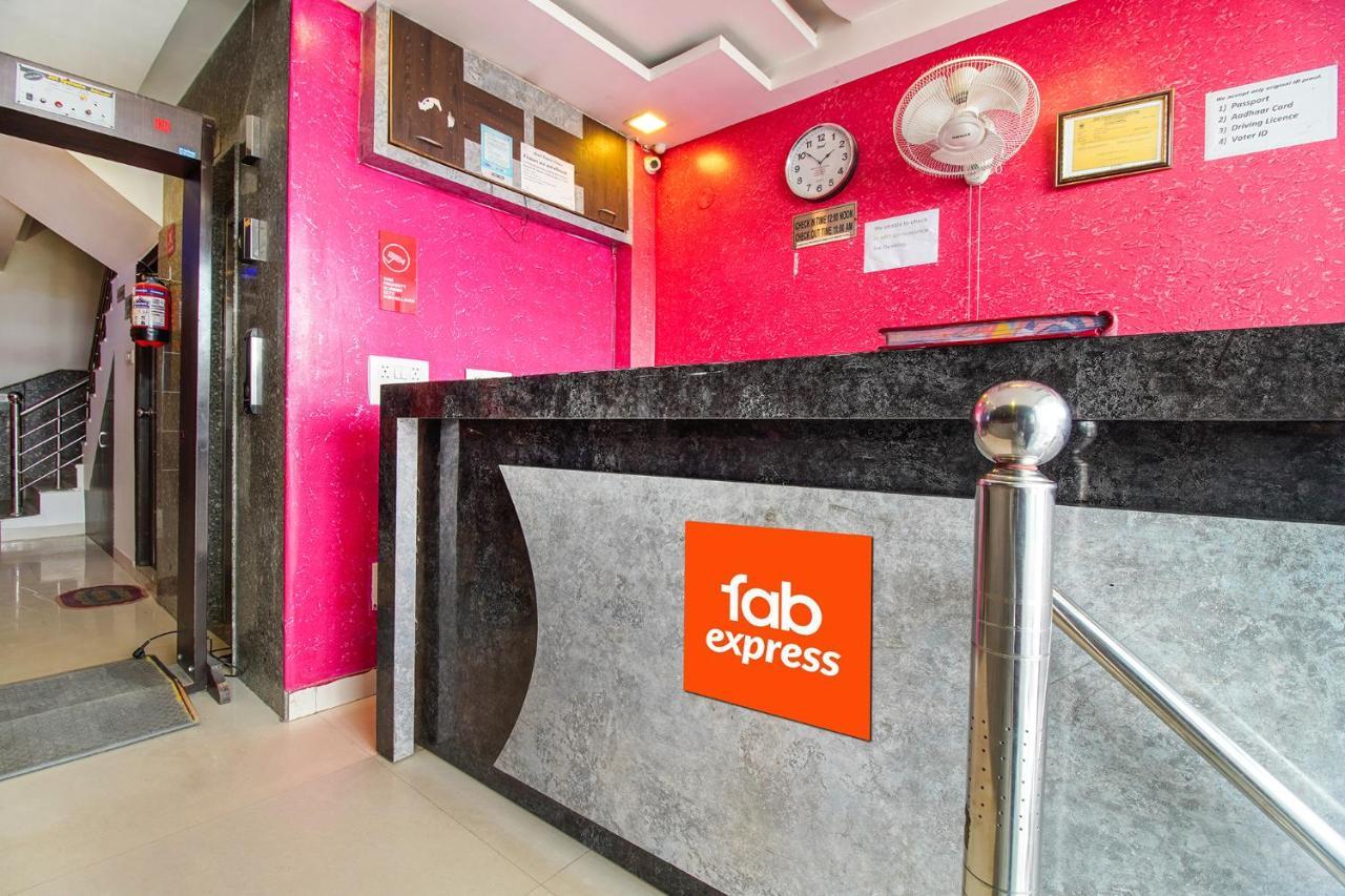 Fabexpress Tp Suite Near Igi Airport Нью-Делі Екстер'єр фото